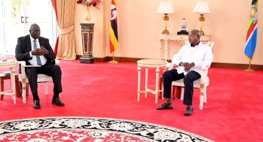 مالك عقار إير يلتقي يوري موسيفيني في عنتبي