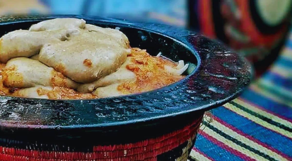 صورة لوجبة العصيدة السودانية تعبير لـ الرحمتات السودانية