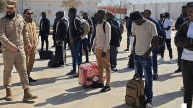 صورة تعبر عن ترحيل السودانيين في ليبيا _ السودان اليوم