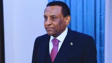 كامل إدريس