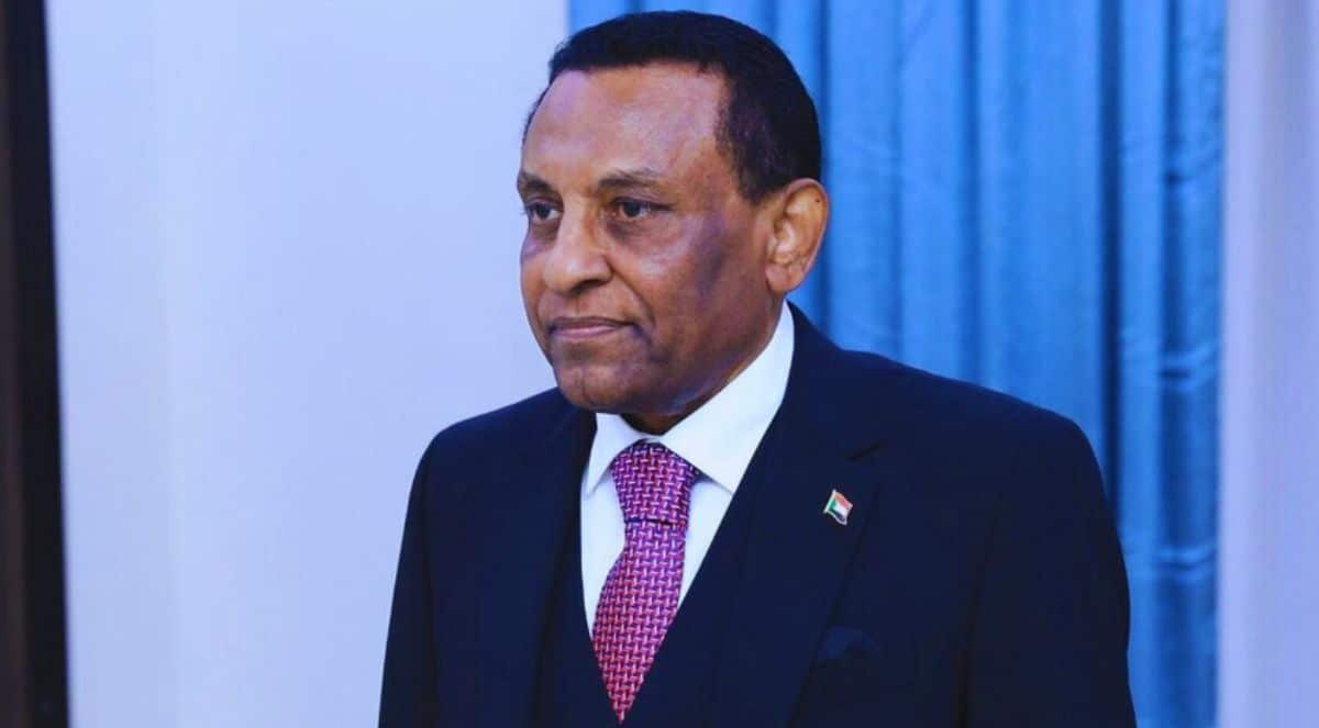 كامل إدريس