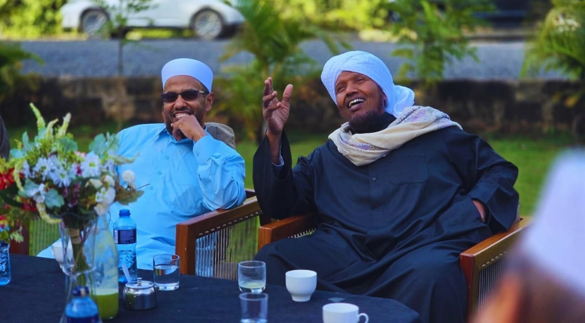 جلسة مع الشيخ عبد الحي يوسف