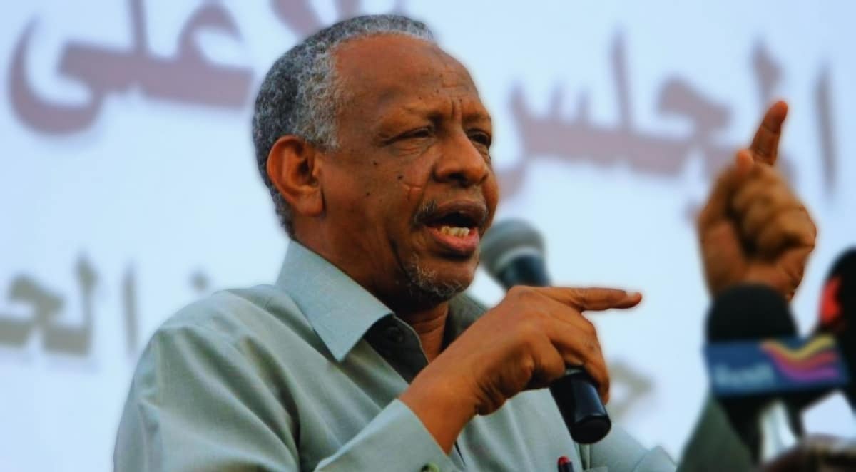 نافع علي نافع