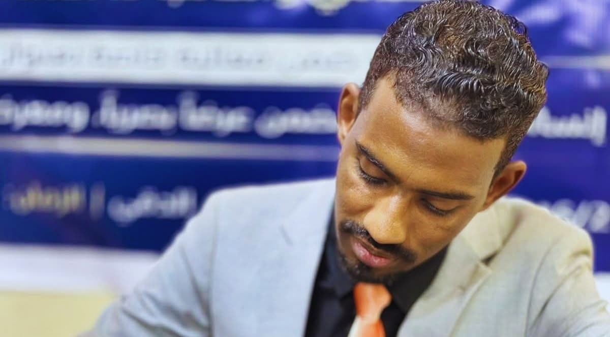 الصحفي أحمد علي عبدالقادر