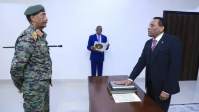 البرهان وكامل إدريس في اجتماع مغلق.. وترقب لقرارات مرتقبة 2 1079553.jpeg 780x470 1